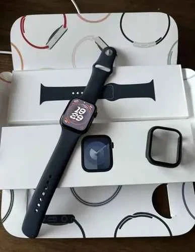 Apple Watch Series 9, GPS + Callular With Stainless Steel || ساعة أبل من السلسلة 9، مزودة بنظام تحديد المواقع العالمي (GPS)